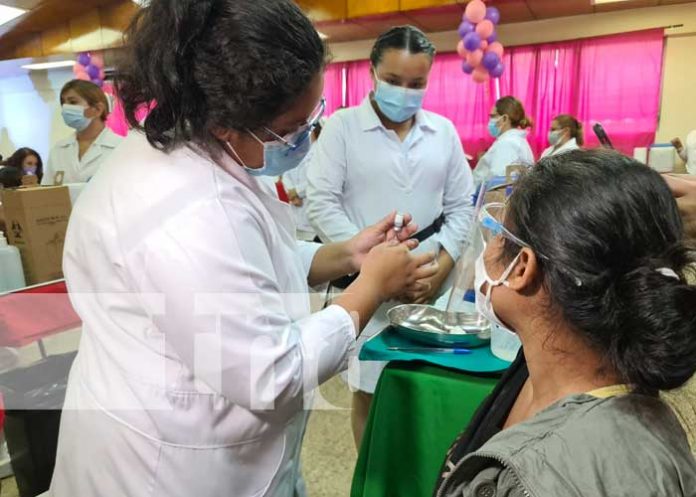 Vacunación en Nicaragua para mujeres embarazadas, puérperas y lactantes