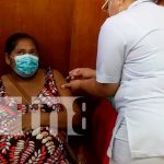 Embarazadas de Managua acuden a vacunarse contra el COVID-19 Vacunación a embarazadas en el Hospital Bertha Calderón