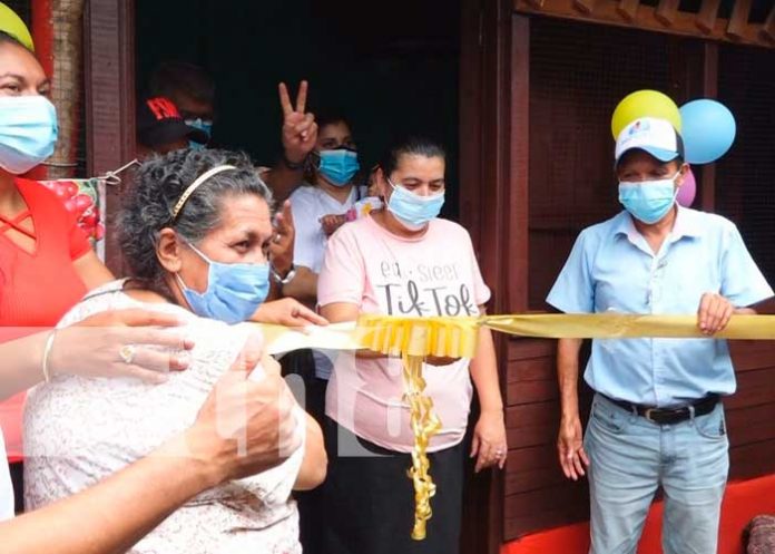 Entrega de créditos a familias productoras de Palacagüina