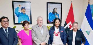 Embajador de Perú sostiene encuentro con MEFCCA y coordinadora del programa Usura Cero