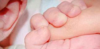 Acusan a enfermera de asesinar a ocho bebés e intentar matar a otros 10