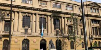 Chile: Estudiantes se movilizan para exigir renuncia de Sebastian Piñera