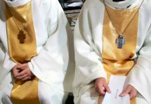 Piden la renuncia de los obispos de Francia tras los casos de pederastia Piden la renuncia de los obispos de Francia tras los casos de pederastia