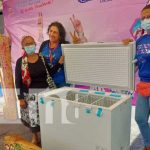 Protagonistas de procesamiento de lácteos reciben freezer en Carazo