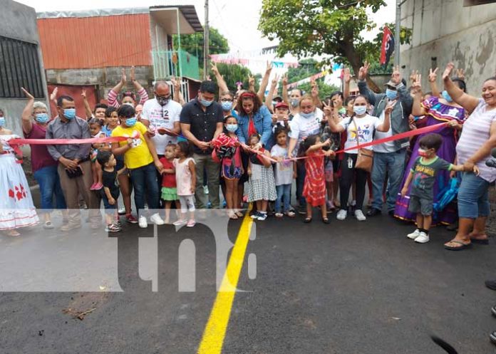 Inauguración de mejoramiento vial en el barrio Hialeah, Managua