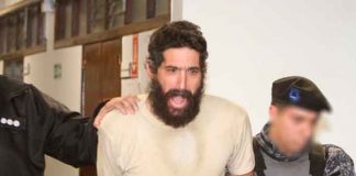 Por no dejar de maullar, desalojan de su juicio al hombre gato