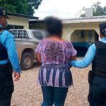 Espantoso: Arrestan a mujer que hacía XXX con su nieta de 5 años Abuela arrestada por abuso sexual de su nieta