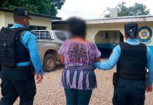 Espantoso: Arrestan a mujer que hacía XXX con su nieta de 5 años Abuela arrestada por abuso sexual de su nieta