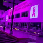 Hospital Militar conmemora el Día de Lucha contra el Cáncer de Mama Fachada del Hospital Militar con imagen alusiva a la prevención del cáncer de mama