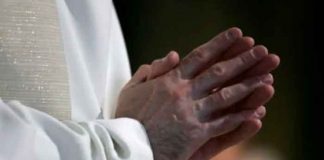 Francia: Señalan a más de 3 mil sacerdotes pedófilos en la iglesia católica