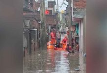 Inundaciones en India y Nepal dejan más de cien muertos y varios desaparecidos