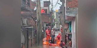 Inundaciones en India y Nepal dejan más de cien muertos y varios desaparecidos