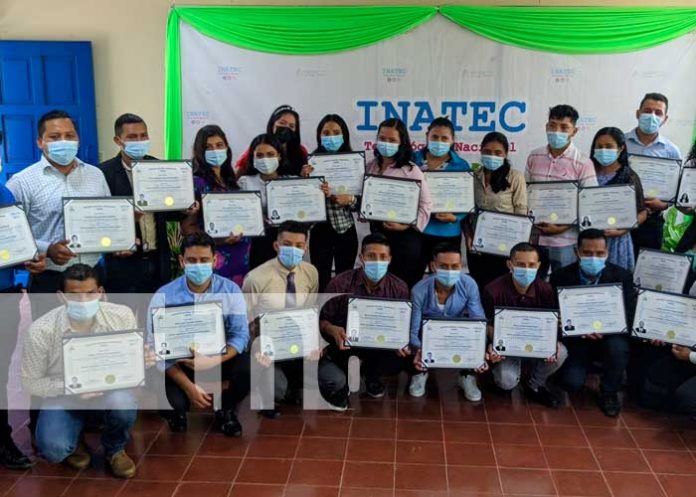 Graduación de docentes de Madriz en el idioma inglés