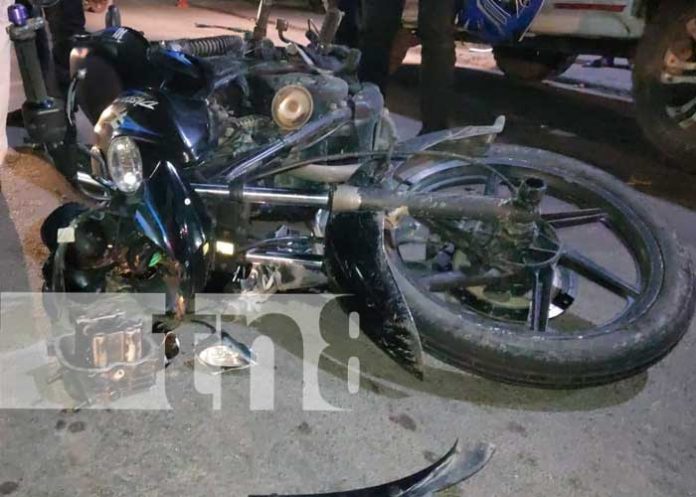 2 motociclistas lesionados