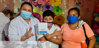 Padres de familia invitan a todos a formar parte de la jornada de vacunación del COVID-19