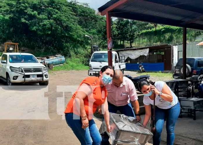 MEFCCA entrega bonos para el procesamiento de lácteos en Jinotega