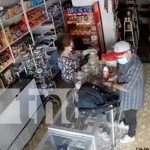 ¡Robo descarado! Se hace pasar como cliente para «tamalear» en Estelí (VIDEO) Momento de un robo descarado ocurrido en Estelí