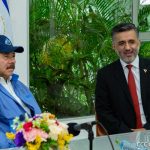 Fructífero encuentro entre el presidente Daniel Ortega y el secretario ejecutivo del ALBA-TCP Presidente de Nicaragua, Daniel Ortega, en reunión con Sacha Llorenti, presidente ejecutivo del ALBA-TCP