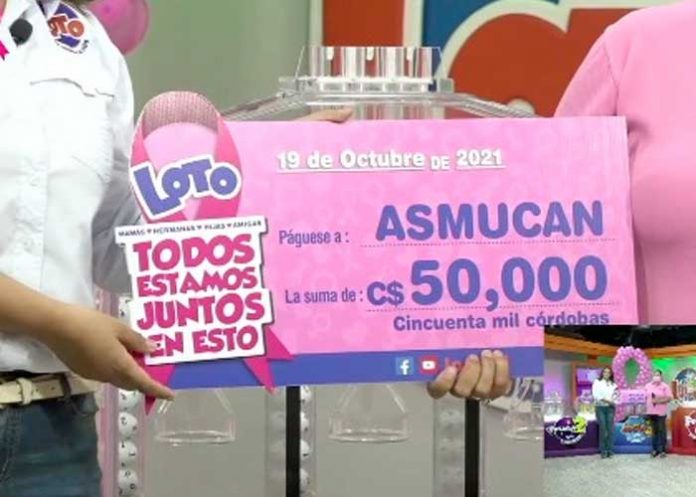 Entrega de apoyo para el cáncer de mama por parte de LOTO Nicaragua
