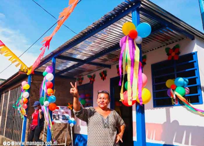 m1 Enfermera del barrio Enrique Smith de Managua recibe su casa digna