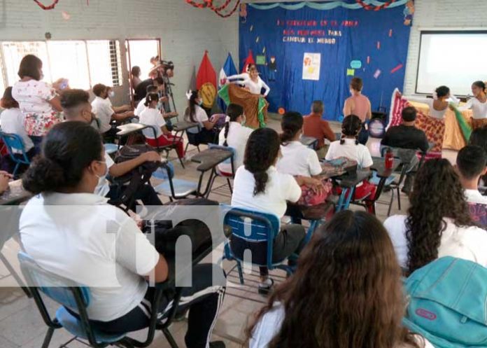 Celebran el día internacional del maestro