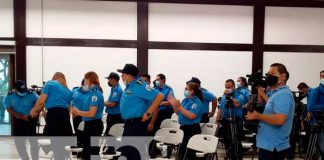 Policía con conocimientos ante desastres