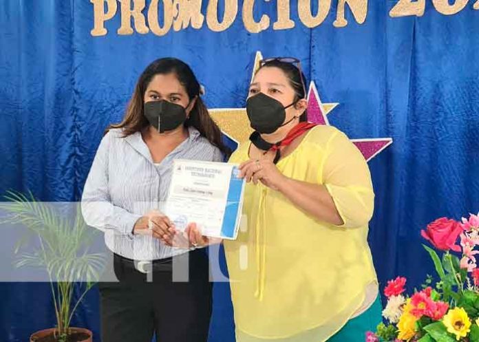 40 protagonistas culminan con éxito sus carreras técnicas