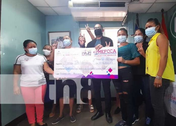 Entregan desembolso a emprendedores en Managua