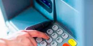¿Lluvia de billetes? Delincuentes explotan cajero automático en México
