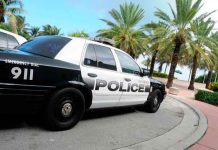 Hombre es detenido por tirar ladrillos a dos niños mientras dormían en Miami Hombre es detenido por tirar ladrillos a dos niños mientras dormían en Miami