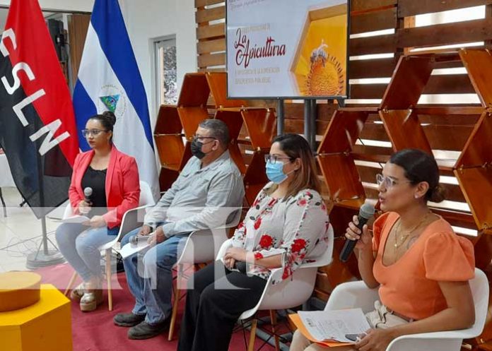 Conferencia de prensa del MEFCCA sobre Feria de Miel