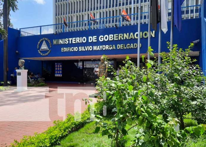 Conferencia de prensa del MIGOB y sus servicios