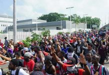Caravana de migrantes continúa su paso hacia Ciudad de México