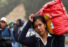 Migrantes que avanzan por México piden no ser detenidos Migrantes que avanzan por México piden no ser detenidos