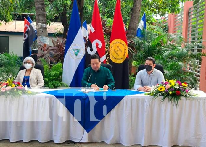 Conferencia de prensa de las autoridades de educación en Nicaragua