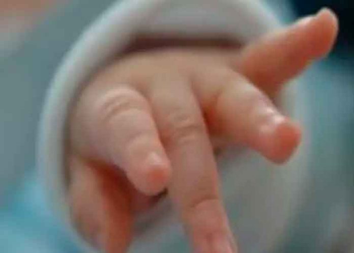 Increíble: Mujer se convierte en madre por primera vez a los 70 años