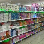 Productos navideños que se exhiben en mercados de Managua