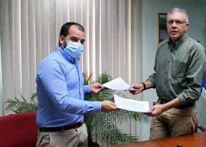 ENACAL firma contrato para obras de saneamiento en Chichigalpa