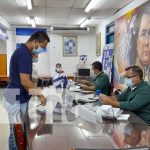 Servidores públicos del MINED reciben su salario de octubre Entrega del pago salarial a trabajadores del MINED en Nicaragua