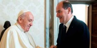 Primer ministro francés visita al papa tras demoledor informe de pederastia
