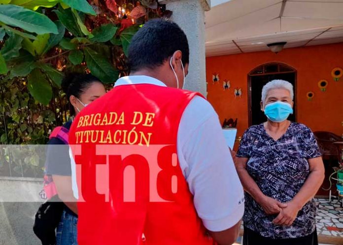 Procuraduría General de la República entrega títulos de propiedad