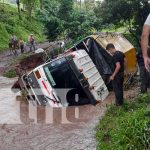 Dos muertos por camión arrastrado en un río crecido de Waslala (VIDEO) Camión arrastrado por corriente del Río El Zorro en Waslala