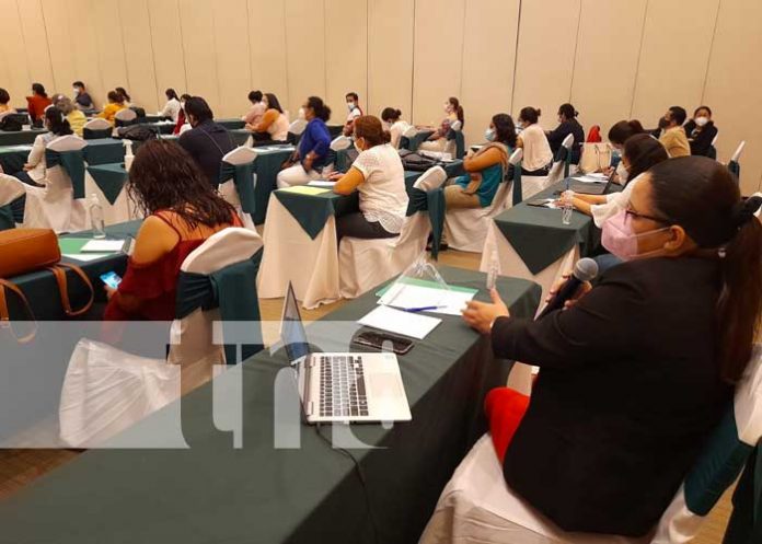 Taller del MINSA sobre tratamiento adecuado a pacientes con VIH