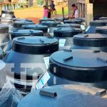 Entrega de tanques en Wawa Boom