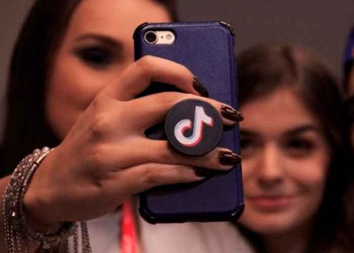 Tiktokera con barba se viraliza y dice tener muchos que quieren con ella