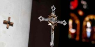 Terremoto en la Iglesia católica por abusos cometidos por curas en Francia