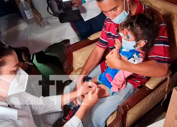 Vacunación a niños, niñas y adolescentes en Nicaragua
