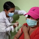 Pobladores de Masaya continúan llegando por la vacuna contra el COVID-19 Jornada de vacunación contra el COVID-19 en Masaya