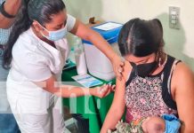 Vacunan contra el COVID-19 a más embarazadas en Managua Jornada de vacunación a embarazadas en Managua