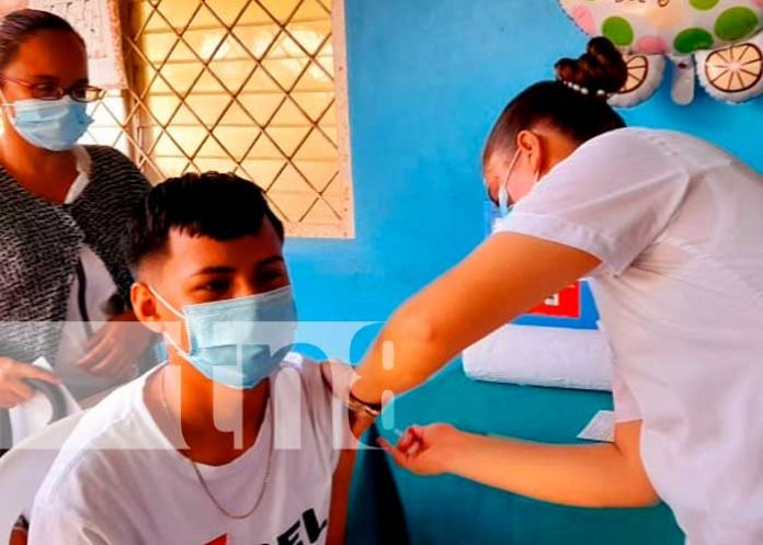 vacuna-nandaime-03 Aplicación de vacunas a niños, niñas, jóvenes y familias en Nandaime
